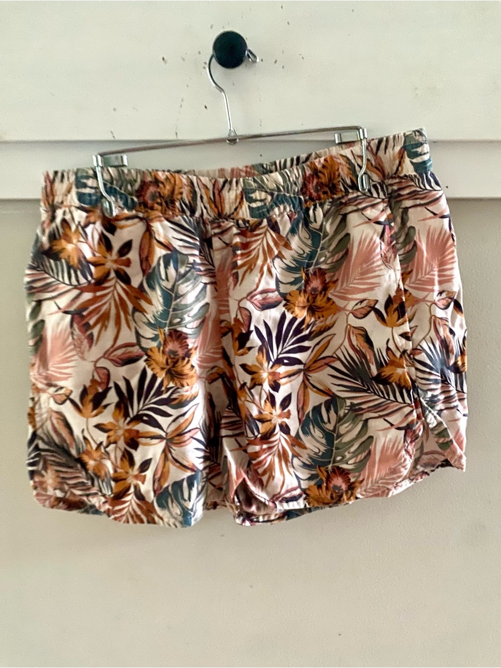 Garnet Hill Linen Tencel Shorts Relaxed Pull-On Mid Rise Elastic Waist Small - Picture 2 of 5